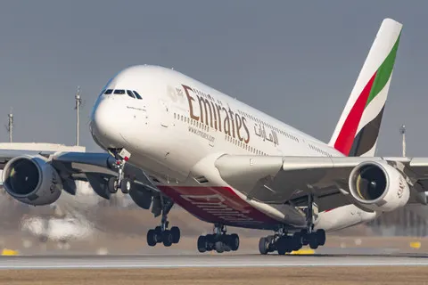 Airbus A380 Emirates Mendarat Perdana di Soetta saat Trump Kucurkan USD 3 Miliar ke Sektor Tambang