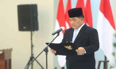 Gubernur Yulius Selvanus Lantik Tiga Pejabat Eselon II Sulawesi Utara, Tekankan Integritas dan Penataan Organisasi