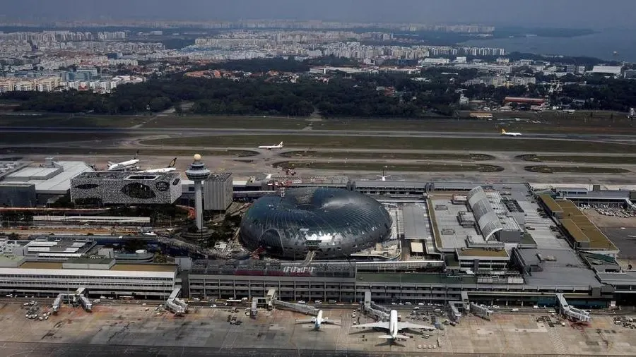 Perusahaan Prajogo Pangestu Sepakati Akuisisi Saham CAFHI di Bandara Changi