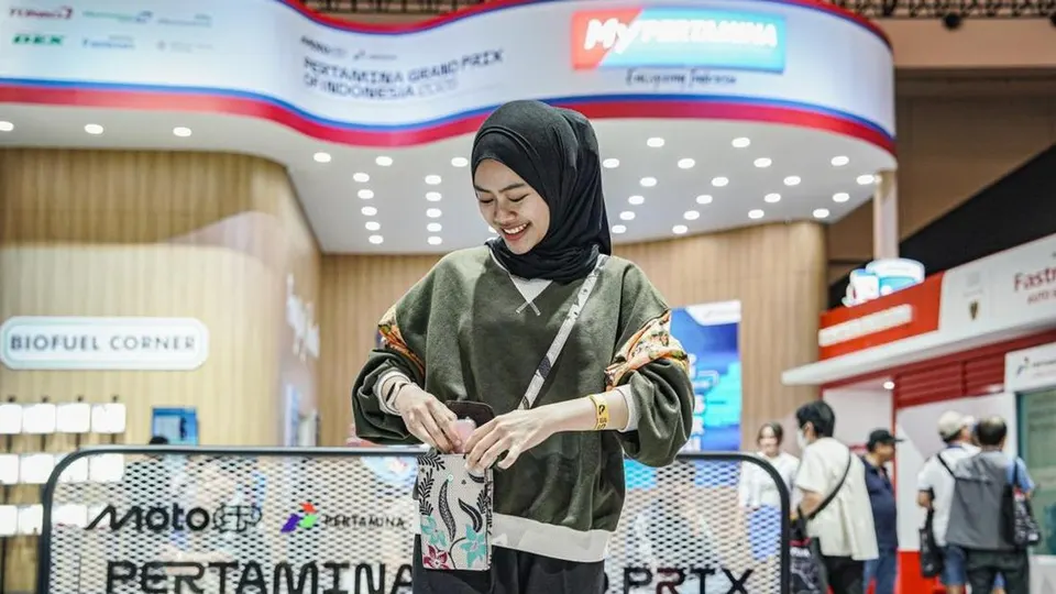 Pertamina Bagikan Suvenir Karya UMKM untuk Pengunjung GIIAS 2026