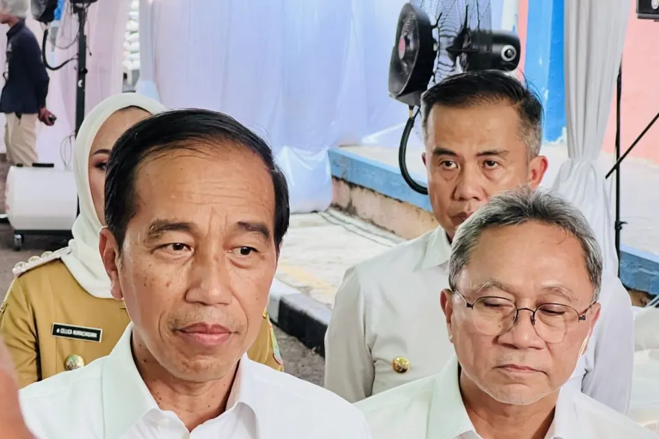 Jokowi Tegaskan Kelanjutan Proyek Kereta Jakarta-Surabaya Tunggu Hasil Studi Kelayakan