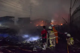 Kebakaran Rumah di Muara Angke, Dua Warga Terluka