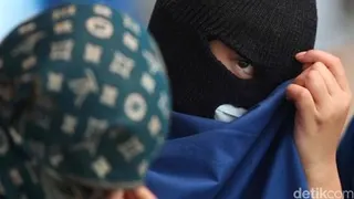 Maling Gasak Tas Pedagang Martabak Mini di Tangerang, HP Kado Ulang Tahun Anak Ikut Raib