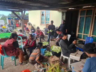 Kemensos Operasikan Tiga Dapur Umum untuk Korban Gempa di Manggarai Timur