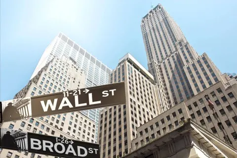 Wall Street Ditutup Bervariasi di Tengah Kemerosotan Saham SpaceX dan Sinyal Suku Bunga The Fed
