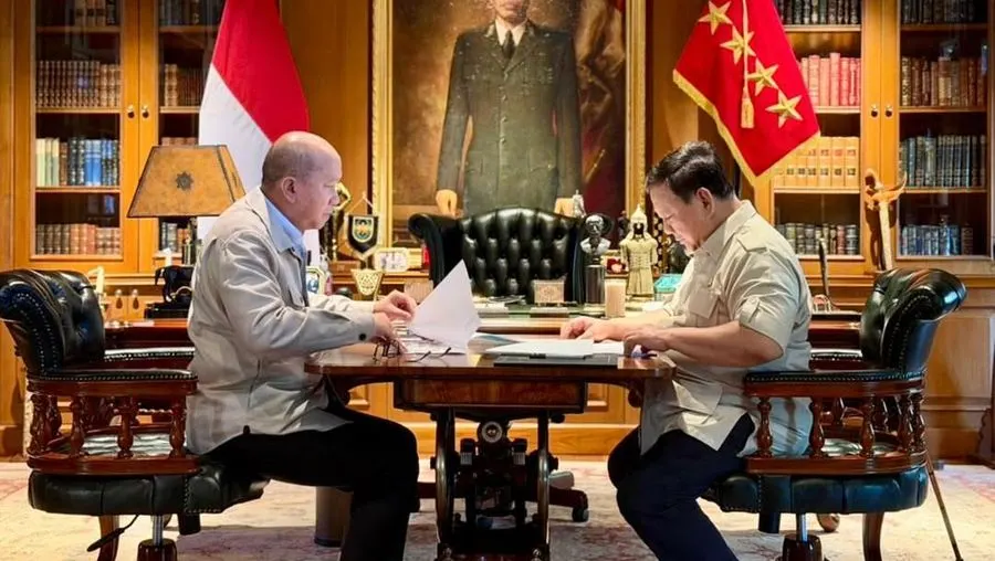 Prabowo Berencana Berikan Bintang Tanda Kehormatan untuk CEO Danantara Rosan Roeslani