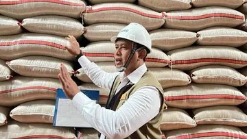 Gotong Royong Senyap Penopang Serapan Beras Bulog