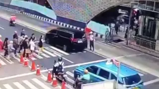 Tiga Polisi Pengendara Alphard Hadapi Sanksi Etik Meski Telah Bersujud Meminta Maaf