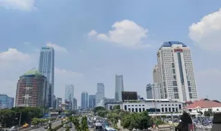BMKG Rilis Prakiraan Cuaca Jakarta Kamis, Cerah Berawan di Pagi Hari dan Potensi Hujan Ringan pada Sore Hari
