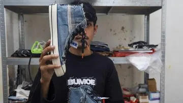 Dari Tumpukan Denim Bekas Menjadi Cuan Ramah Lingkungan