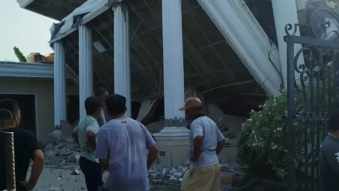 Rumah Eks Menkominfo Johnny Plate Ambruk Akibat Gempa NTT, Tiga Orang Terjebak