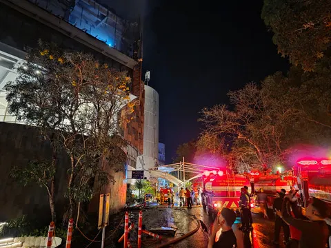 Nipah Mall Makassar Terbakar, Dua Orang Sempat Pingsan akibat Syok dan Sesak Napas