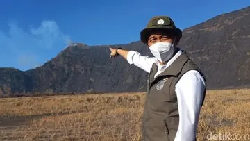 Menhut Tinjau Penanganan Kebakaran di Gunung Bromo, Optimalkan Penggunaan Water Bombing
