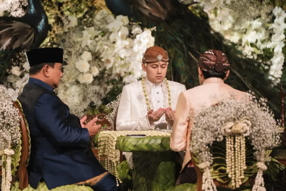 Prabowo Subianto Jadi Saksi Pernikahan Sespri Rizky Irmansyah