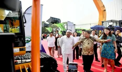 Pabrik Alat Berat Listrik Pertama di Karawang Diharapkan Tekan Biaya Infrastruktur
