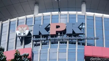 KPK Gelar OTT di Pemalang, Amankan Bupati Anom Widiyantoro