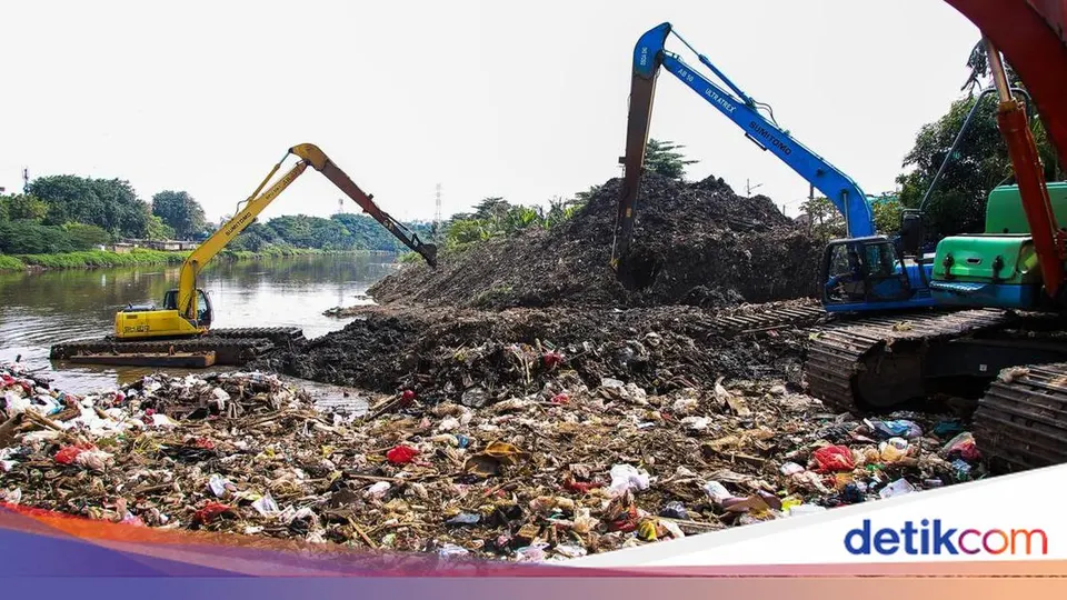 Menakar Progres dan Target Proyek Normalisasi Sungai Ciliwung