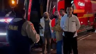Terjaring OTT KPK, Istri Bupati Pemalang Noor Faizah Maenofie Tiba di Gedung Merah Putih