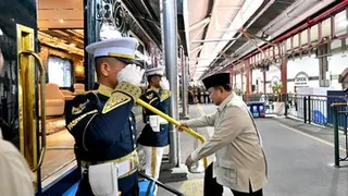 Presiden Prabowo Targetkan Pembangunan Jalur Kereta Trans Sumatera dan Trans Kalimantan