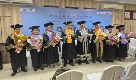 Universitas Terbuka Kukuhkan Enam Profesor Baru untuk Akselerasi World Class University