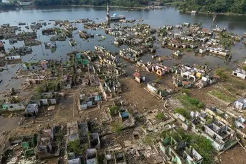 Saat Air Surut, Memori Kampung yang Hilang Menyembul dari Dasar Bendungan Karian
