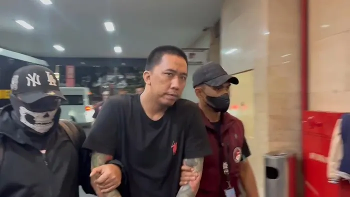 Buronan Narkoba Bayu Wicaksono Tiba di Bareskrim Usai Ditangkap di Myanmar