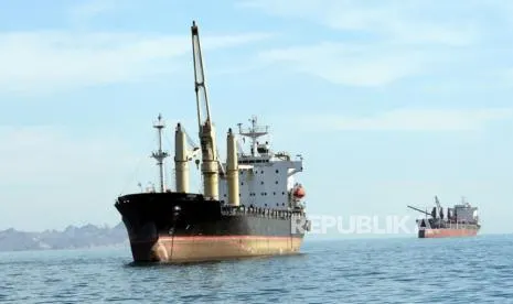 IMO Tolak Tarif Selat Hormuz, 500 Kapal Tertahan Tanpa Jaminan Keamanan