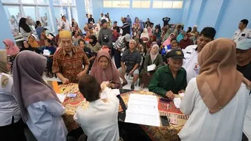 Penyaluran BLT Dana Bagi Hasil Cukai Tembakau untuk Lansia di Kota Kediri