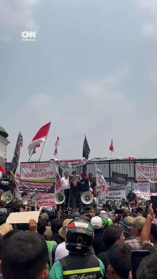 Anggota DPR Temui Massa, Janji Tuntaskan RUU Perampasan Aset