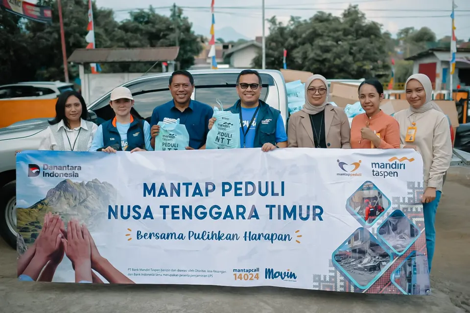 Bank Mandiri Taspen Salurkan Bantuan Kemanusiaan untuk Korban Gempa di Ende