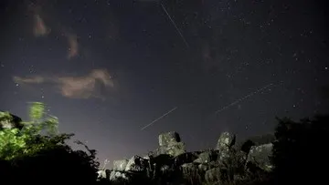 Panduan dan Waktu Terbaik Mengamati Hujan Meteor Perseid 2026