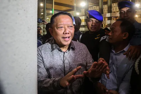 Mantan Jampidsus Febrie Adriansyah Diberhentikan Sementara dan Bersiap Ajukan Praperadilan