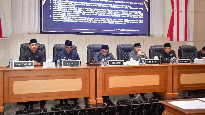 Rapat Paripurna DPRD Kabupaten Sukabumi Bahas Penyesuaian APBD dan Status BUMD Air Minum