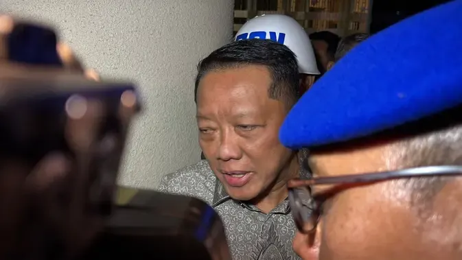 Malam Tanpa Rompi Pink, Eks Jampidsus Febrie Adriansyah Digiring ke Rutan dan Pertanyakan Alat Bukti