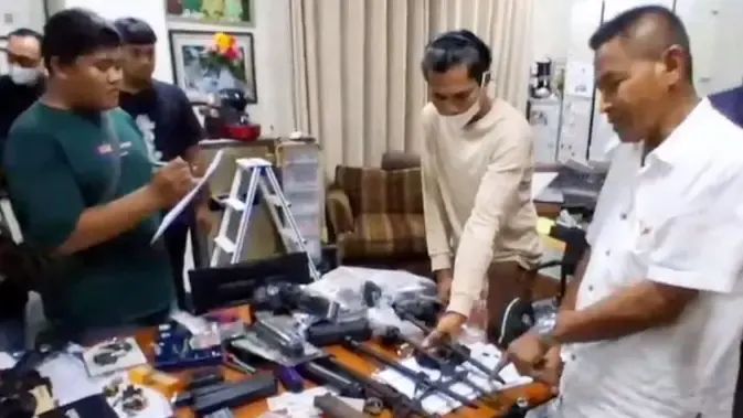 Tabir Gelap Temuan 995 Senjata di Tengah Prahara Sekolah di Jakarta Selatan