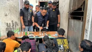Polisi Gerebek Dua Sarang Narkoba di Jalan Mangkubumi Medan, Sembilan Orang Diamankan