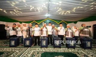 Gojek Berangkatkan 70 Mitra Driver Legend untuk Ibadah Umrah Gratis