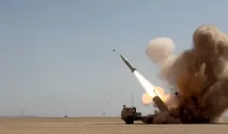 Siasat Baru Amerika Serikat Hadapi Hujan Rudal Iran dengan Stok Amunisi Terbatas