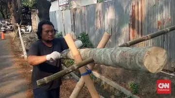 Jelang HUT RI ke-81, Perajin Pohon Pinang di Tangerang Mulai Kebanjiran Pesanan