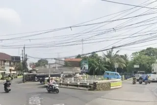 Jalan Raya Cipayung Depok Ditutup Sementara, Arus Lalu Lintas Dialihkan