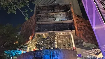 Kebakaran di Mal Nipah Makassar Berhasil Dipadamkan, Diduga Korsleting Lampu Neon Box