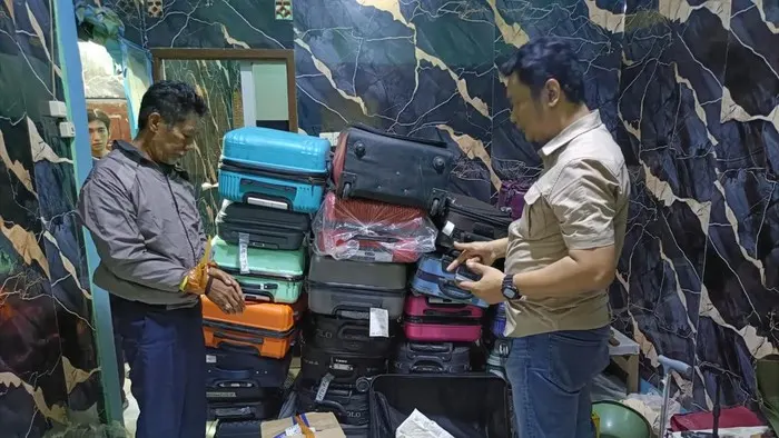 Dukun Janji Gandakan Uang di Serang Ditangkap, Rp77 Juta Diganti Teh Kemasan