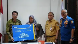 TASPEN Serahkan Manfaat THT dan JKK Senilai Rp344 Juta kepada Ahli Waris Petugas Damkar DKI Jakarta