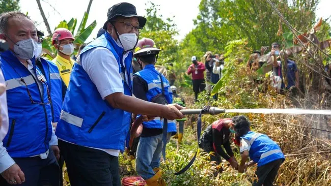 Menteri LH Tinjau Penanganan Karhutla di Banjarbaru, Pastikan Tindakan Tegas bagi Pelaku