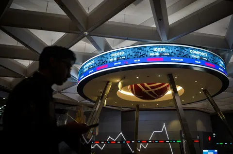 IHSG Ditutup Menguat 0,74% ke 6.449,83 di Tengah Variasi Bursa Asia
