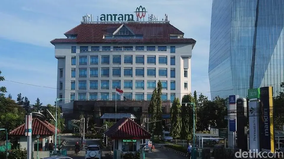 Pemanfaatan Energi Terbarukan Sukses Tekan Emisi Karbon ANTAM Melampaui Target