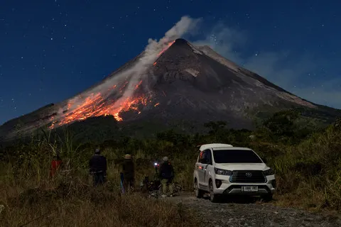 Nostalgia Puncak Gunung Merapi Sebelum Erupsi Mengubah Wajahnya