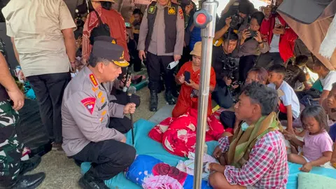 Kapolri, 27.700 Pengungsi Gempa NTT Tersebar di 107 Titik Pengungsian