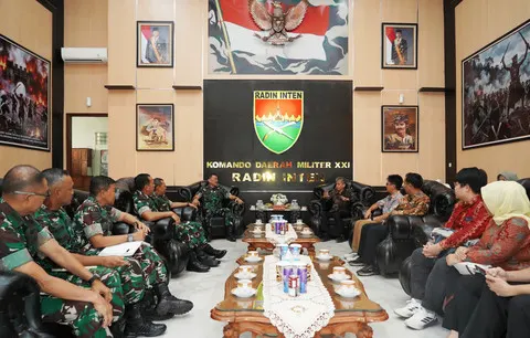 Kepemimpinan Mayjen TNI Kristomei Sianturi sebagai Pangdam XXI/Radin Inten
