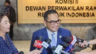 Komisi II DPR Gelar Rapat dengan Mendagri Bahas Relaksasi TKD dan Nasib Gaji PPPK Daerah